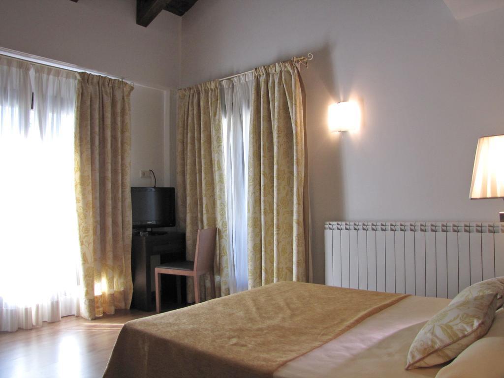 Hotel Sesue Benasque Buitenkant foto